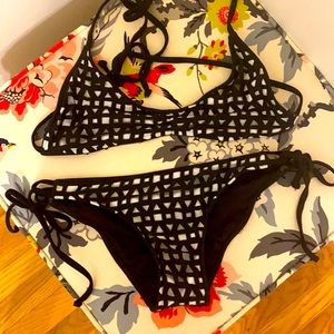 🖤PAC SUN Black + White Bikini🖤